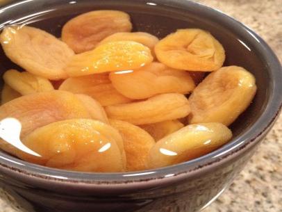 Etkö tiedä miten valmistaa makkaraa aprikooseista? Kokeile useita reseptejä