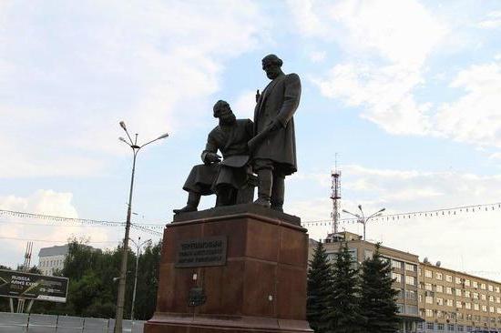 Cherepanovin, Nizhny Tagilin muistomerkki: kuvaus, historia ja mielenkiintoiset tosiasiat