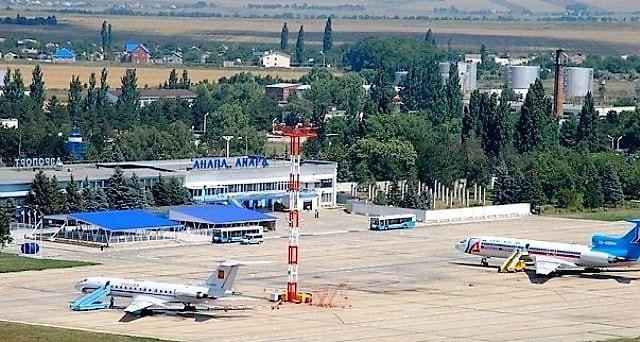 Lähin lentokenttä on Novorossiysk. Novorossiysk: miten päästä lentokoneella