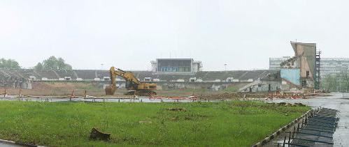 Dynamo Stadium - ennen jälleenrakennusta ja sen jälkeen