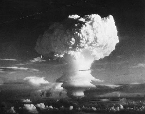 Atomipommien räjähdys ja sen toiminnan mekanismi